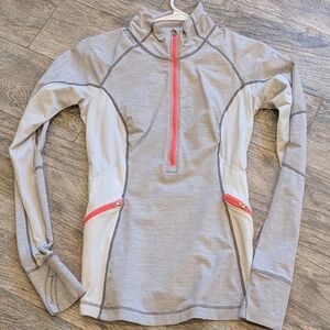 RARE - Women's Lululemon 1/4 Zip Size 2/4 Gray/White